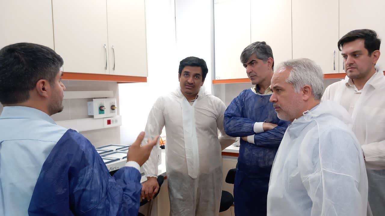 بازدید فرماندار ملارد و مسئولان قضایی از بزرگ‌ترین تولیدکننده جنین گاو در شهرستان ملارد