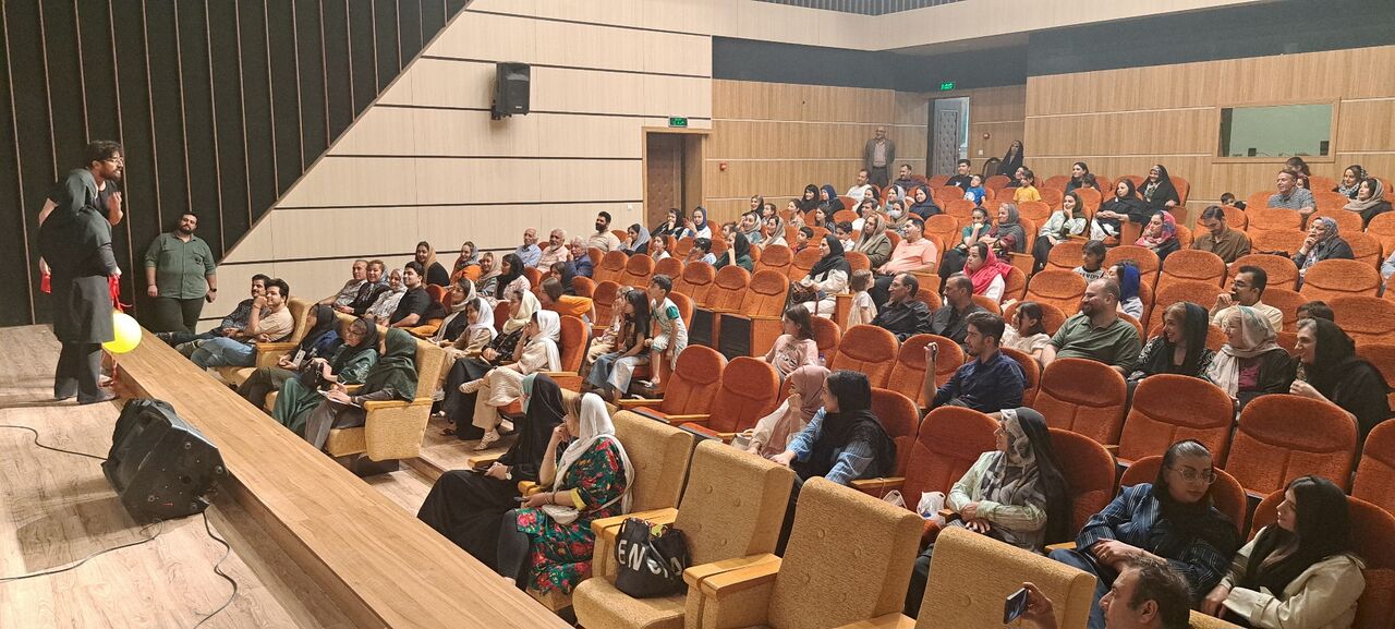 جشن واژه و نوا همزمان با هفته فرهنگی شهرستان ملارد برگزار شد