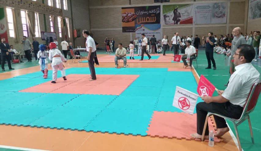 رقابت نفس‌گیر کاراته‌کاهای تهران در صفادشت؛ باشگاه سرفرازان صدرنشین شد