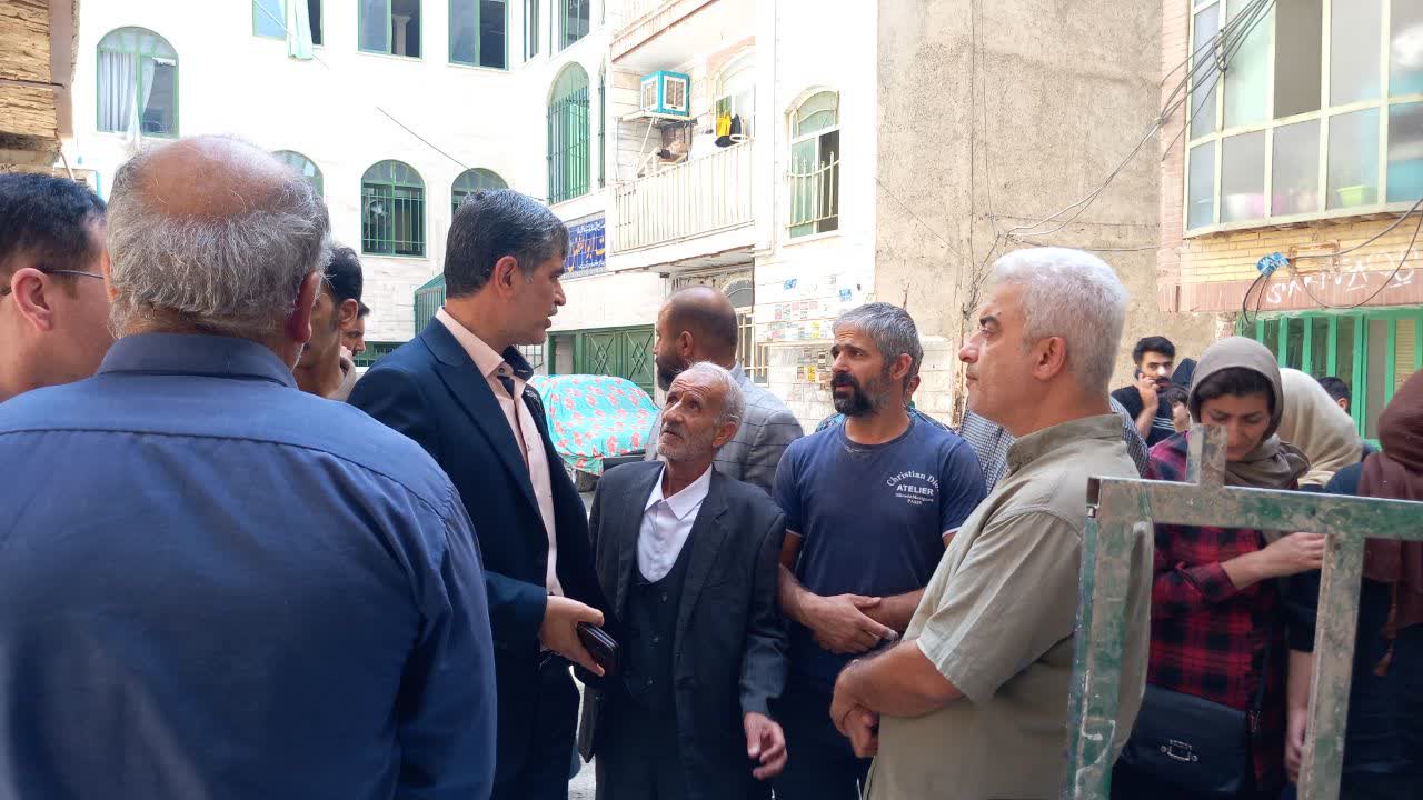 فرماندار ملارد از محل انفجار گاز در سرآسیاب بازدید کرد