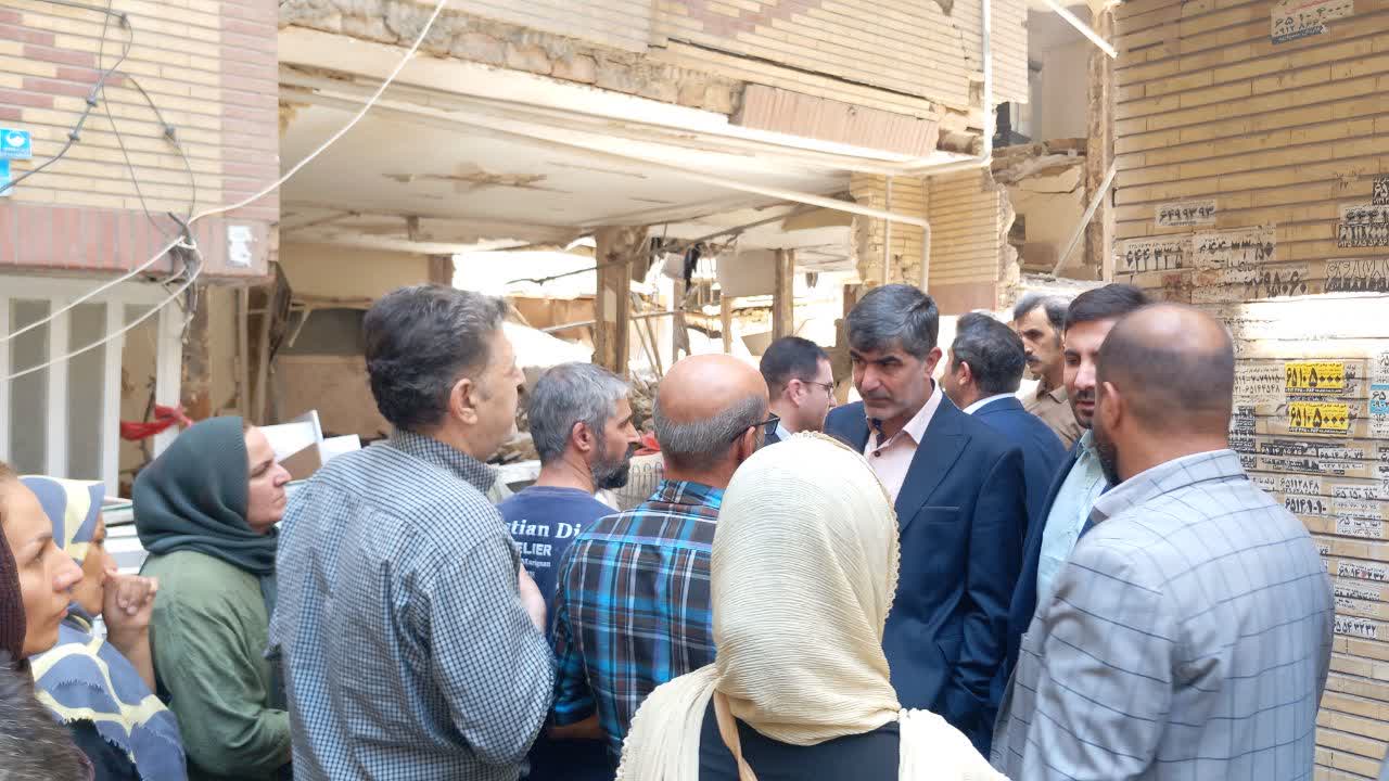 فرماندار ملارد از محل انفجار گاز در سرآسیاب بازدید کرد