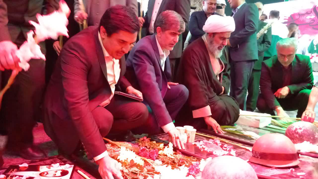 مراسم گلباران و عطرافشانی مزار شهدای شهرستان ملارد