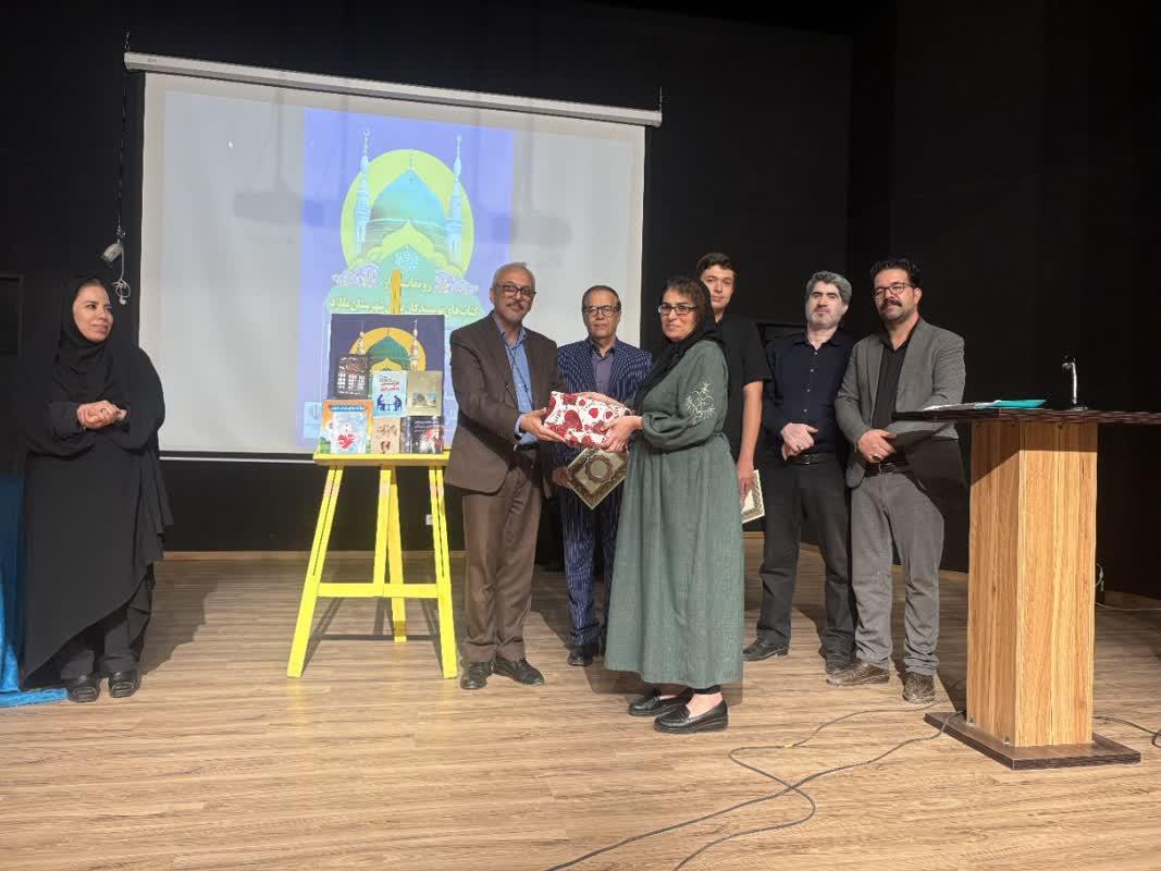 مولفان و ناشران شهرستان ملارد تجلیل شدند