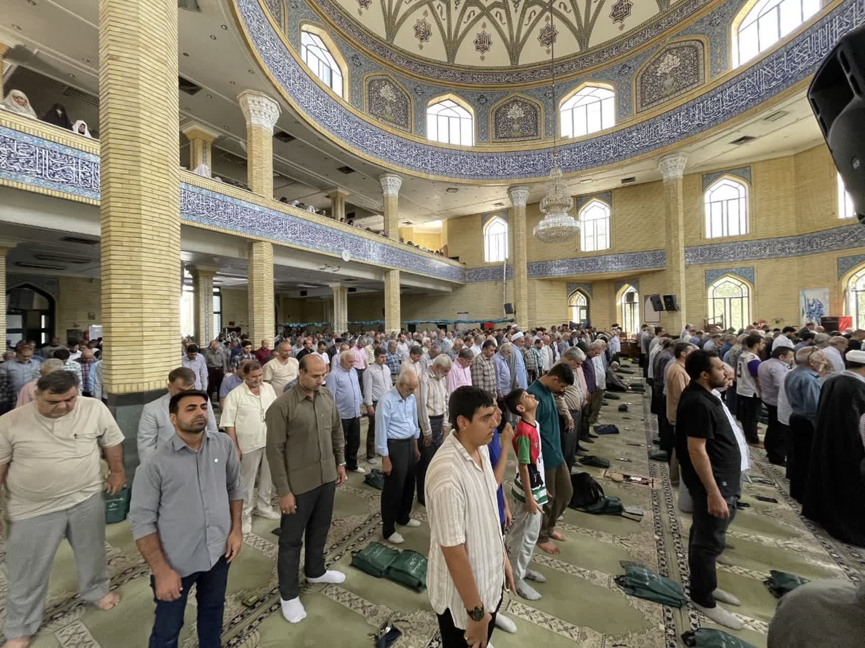 گزارش تصویری حضور مردم انقلابی و متدین در نماز جمعه شهرستان ملارد