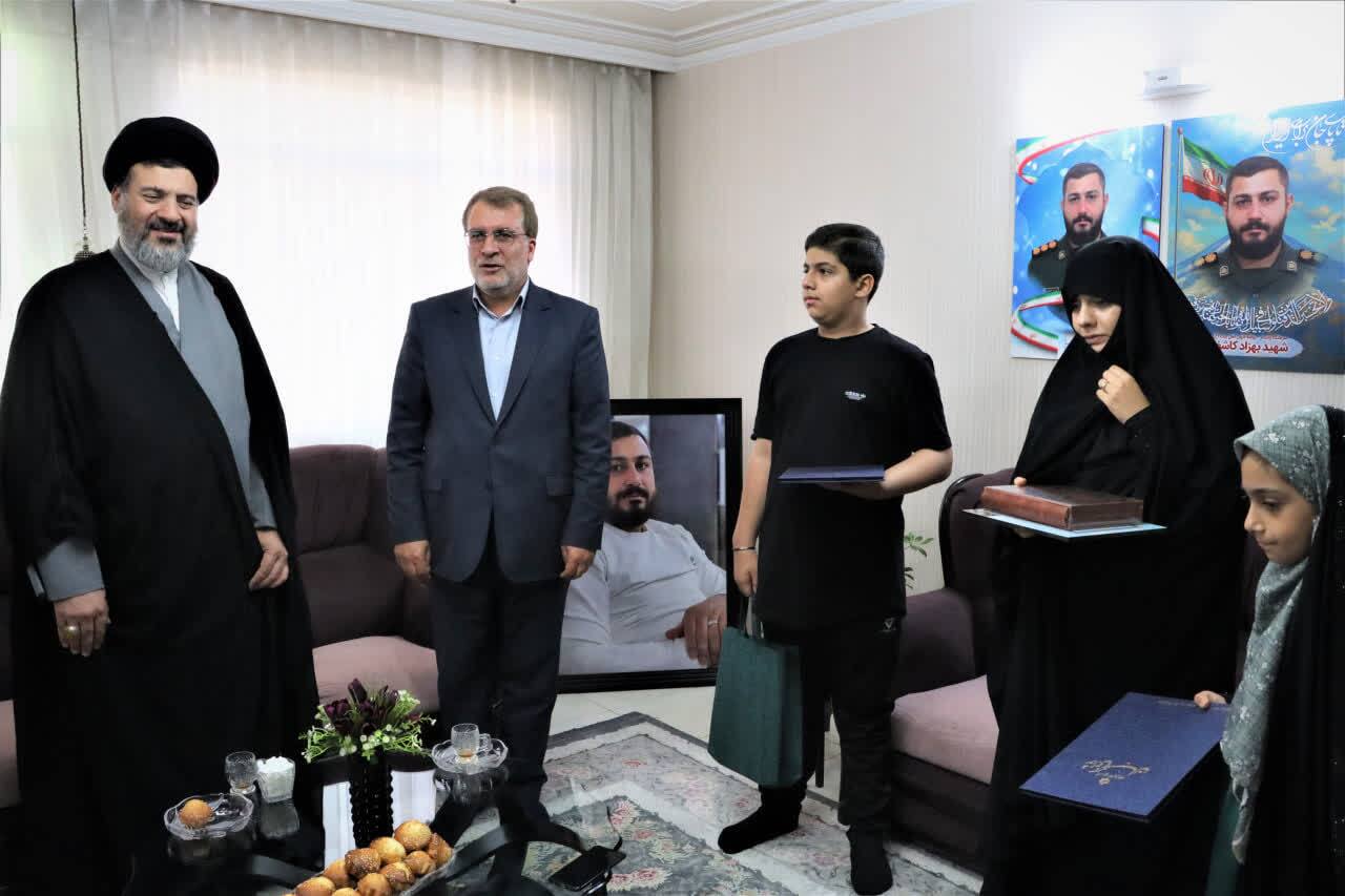دیدار دکتر مولابیگی با خانواده شهید بهزاد کاشفی ایمانی در مارلیک