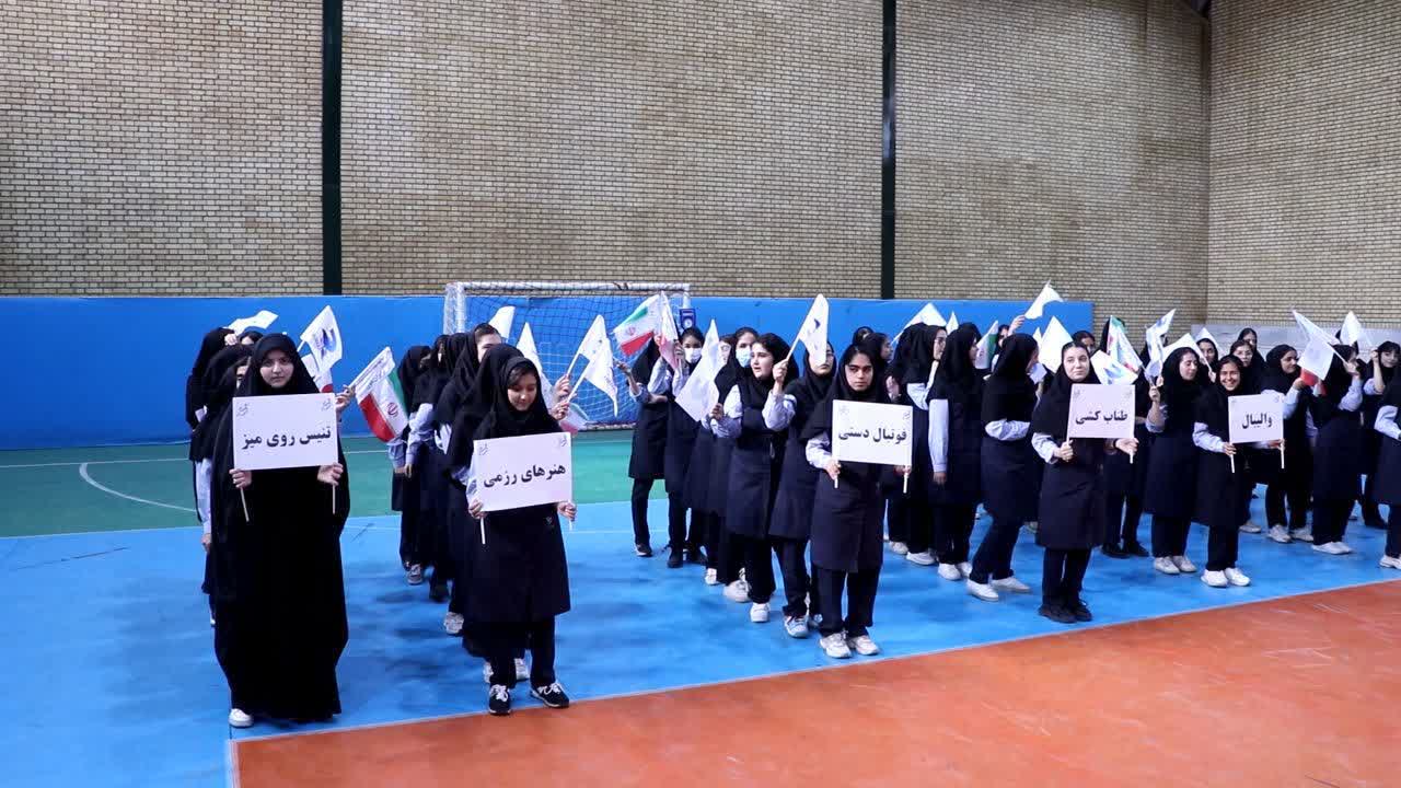 جشنواره ورزشی دانش‌ آموزان مدرسه دخترانه راز در صفادشت برگزار شد