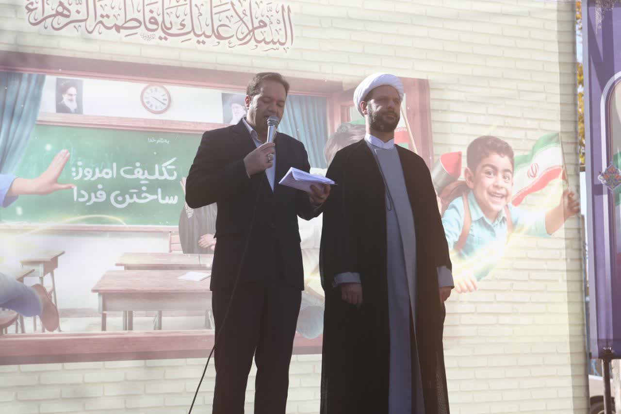 برگزاری راهپیمایی گرامیداشت ۱۳ آبان در صفادشت