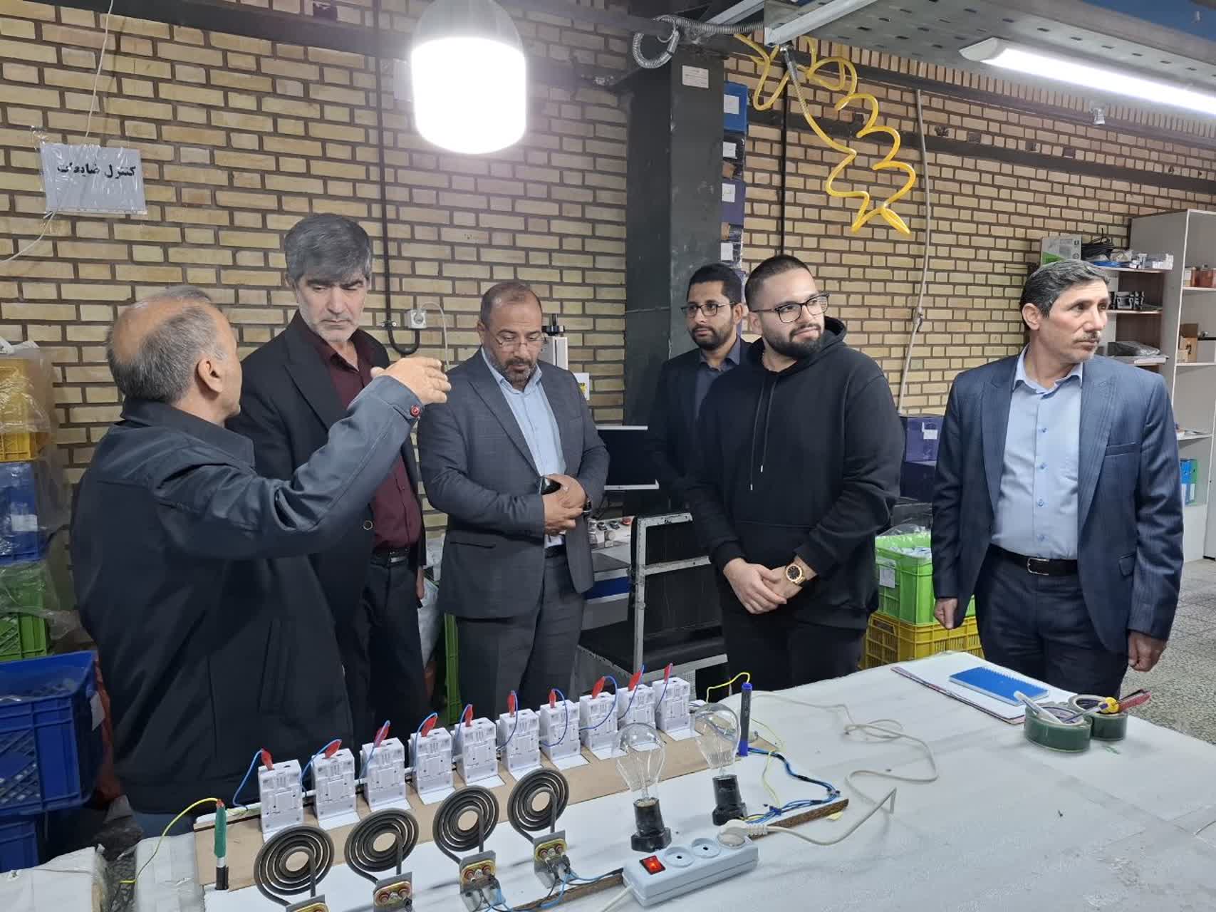 بازدید فرماندار ملارد از واحد تولیدی تیراژه