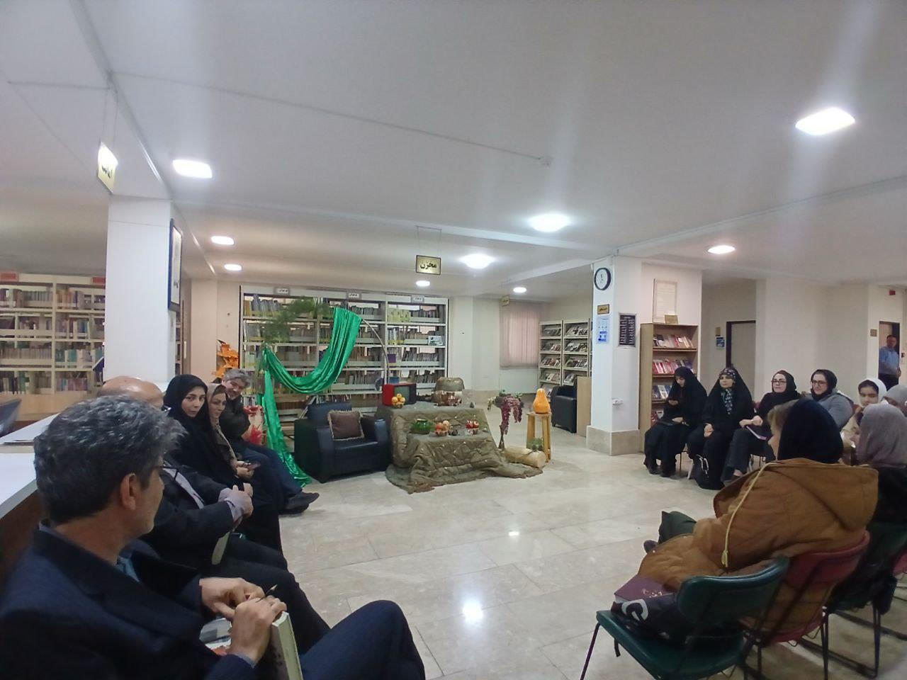 محفل حافظ‌خوانی به مناسبت ایام پایانی پاییز در ملارد برگزار شد
