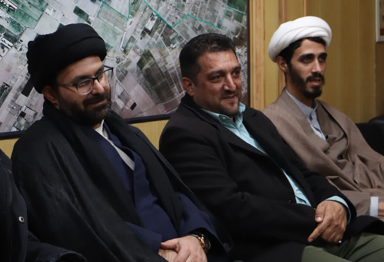 هم‌اندیشی اوقاف و شهرداری صفادشت برای توسعه بقاع متبرکه و اجرای طرح‌های دانش‌بنیان در امامزادگان