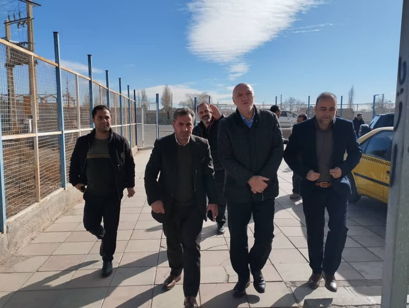 بازدید مدیرکل ورزش و جوانان تهران از ورزشگاه شهید سلیمانی ملارد برای تکمیل فاز دوم و رفع نواقص
