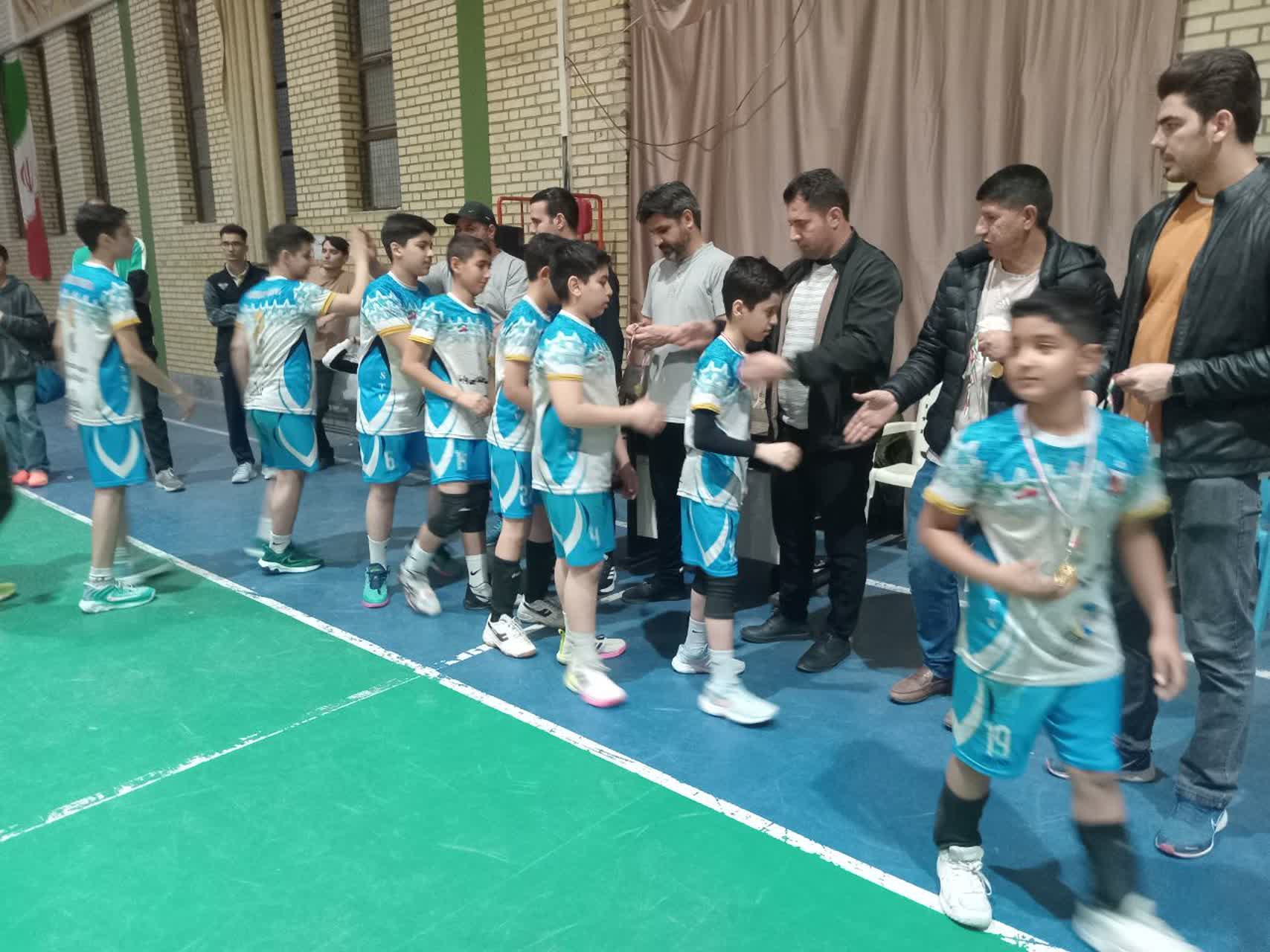 برگزاری مسابقات مینی‌والیبال جام فجر استان تهران در صفادشت