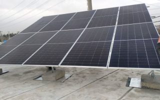 اجرای پروژه پنل خورشیدی در بوستان کشاورز روستای قلعه فرامرز
