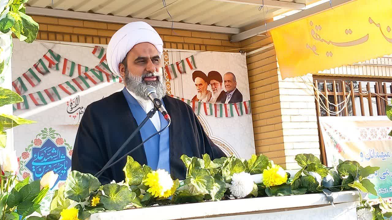 امام جمعه ملارد: امید آینده کشور به نوجوانان و جوانان است