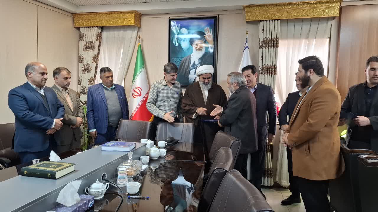 احکام حسین چهارراهی نژاد و حسین بیات به عنوان مدیران یادمان های شهدای گمنام صفادشت و مسکن مهر