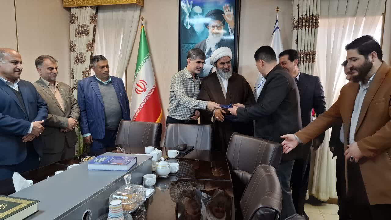 احکام حسین چهارراهی نژاد و حسین بیات به عنوان مدیران یادمان های شهدای گمنام صفادشت و مسکن مهر
