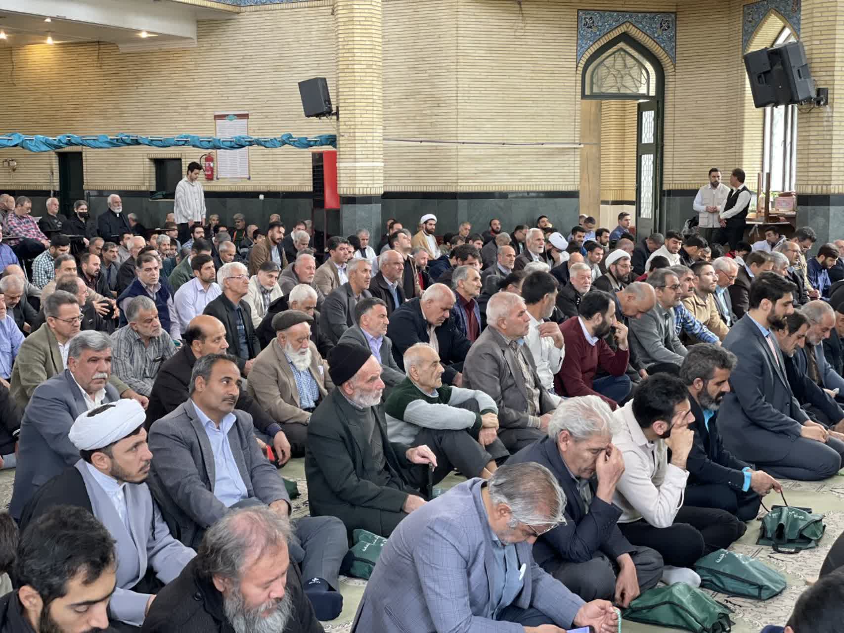 حضور مردم انقلابی و متدین در نمازجمعه شهرستان ملارد