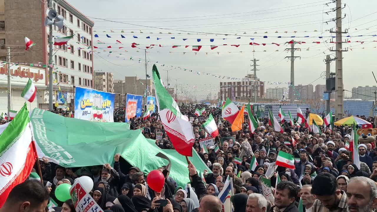 حماسه حضور مردم ملارد در راهپیمایی 22 بهمن