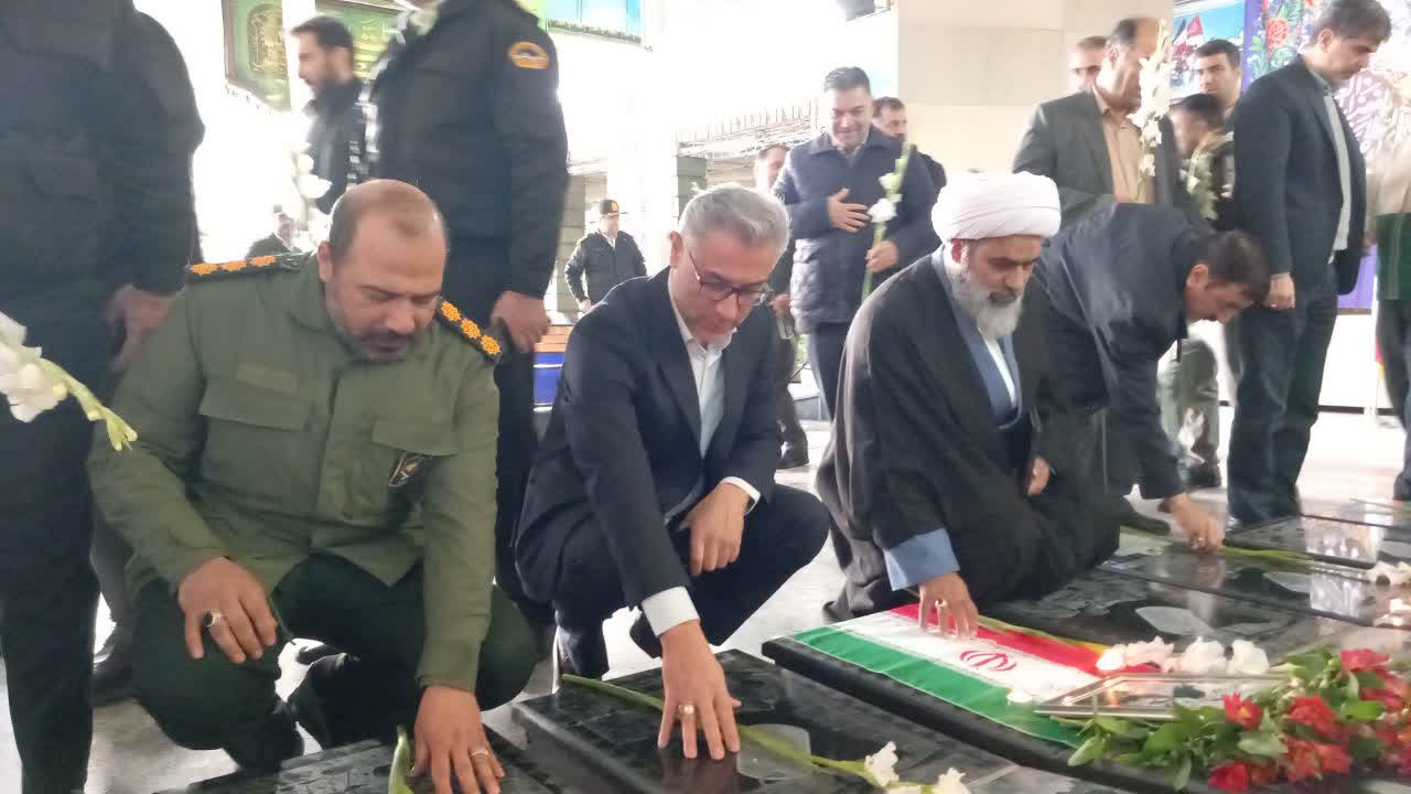 مزار شهدای شهرستان ملارد گلباران شد