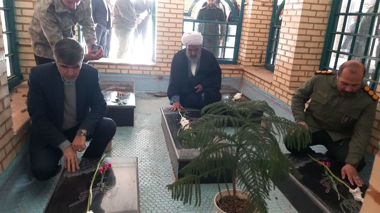 مزار شهدای شهرستان ملارد گلباران شد