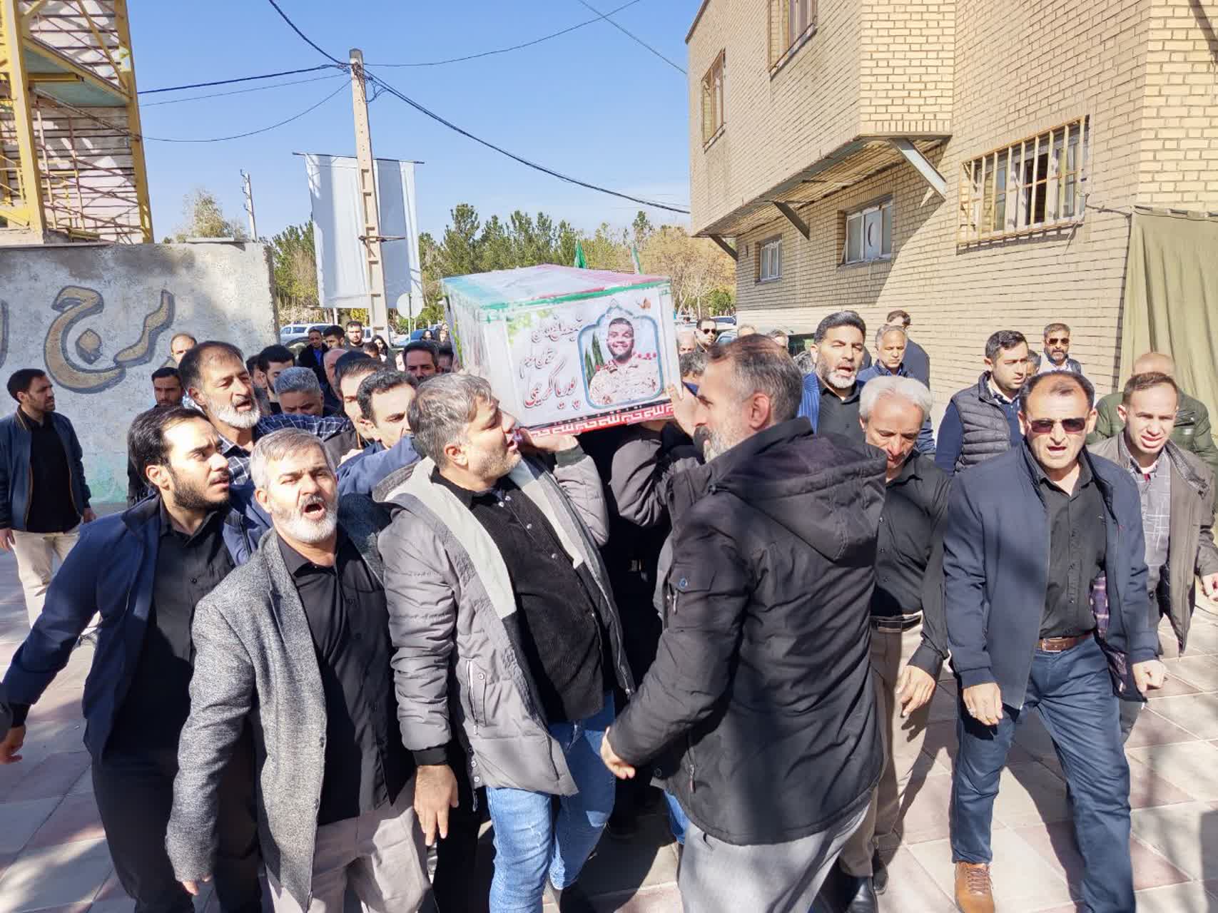 بدرقه‌ باشکوه شهید پوریا کریمی تا آغوش فرشتگان در گلزار شهدای ملارد