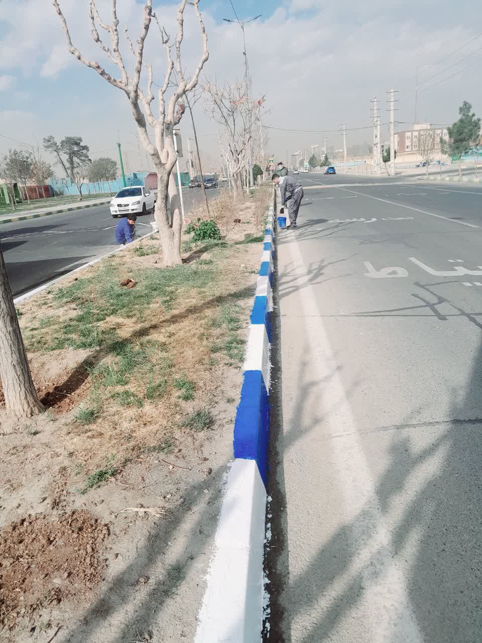 رنگ‌آمیزی جداول سطح شهر ملارد ؛ زیباسازی شهر در آستانه بهار