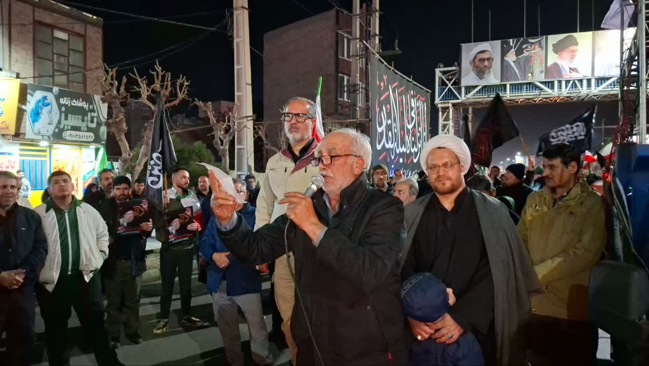 نوای تکبیر و‌ شعارهای دشمن شکن در خیابان های صفادشت طنین انداز شد