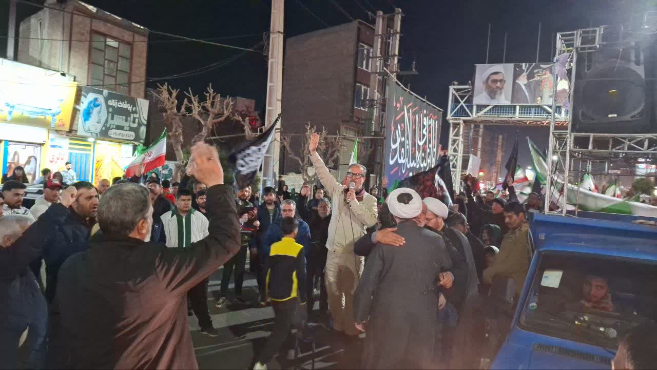 نوای تکبیر و‌ شعارهای دشمن شکن در خیابان های صفادشت طنین انداز شد