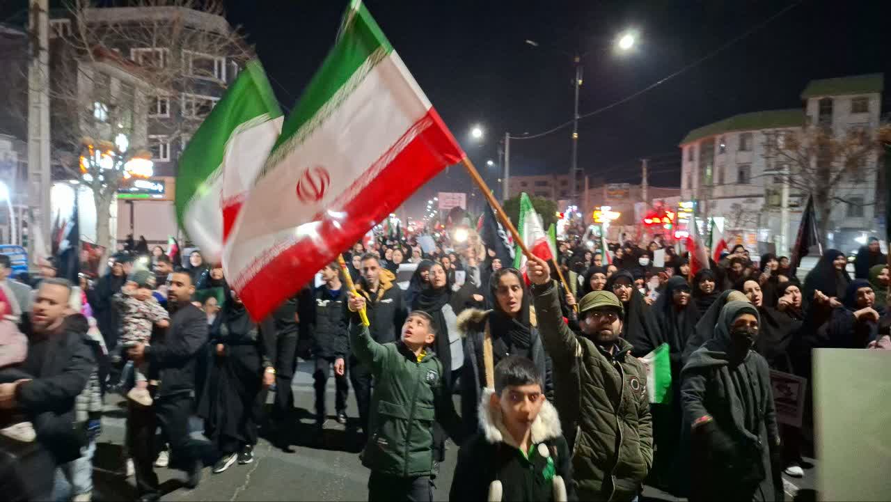 نوای تکبیر و‌ شعارهای دشمن شکن در خیابان های صفادشت طنین انداز شد