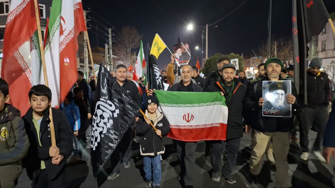 نوای تکبیر و‌ شعارهای دشمن شکن در خیابان های صفادشت طنین انداز شد