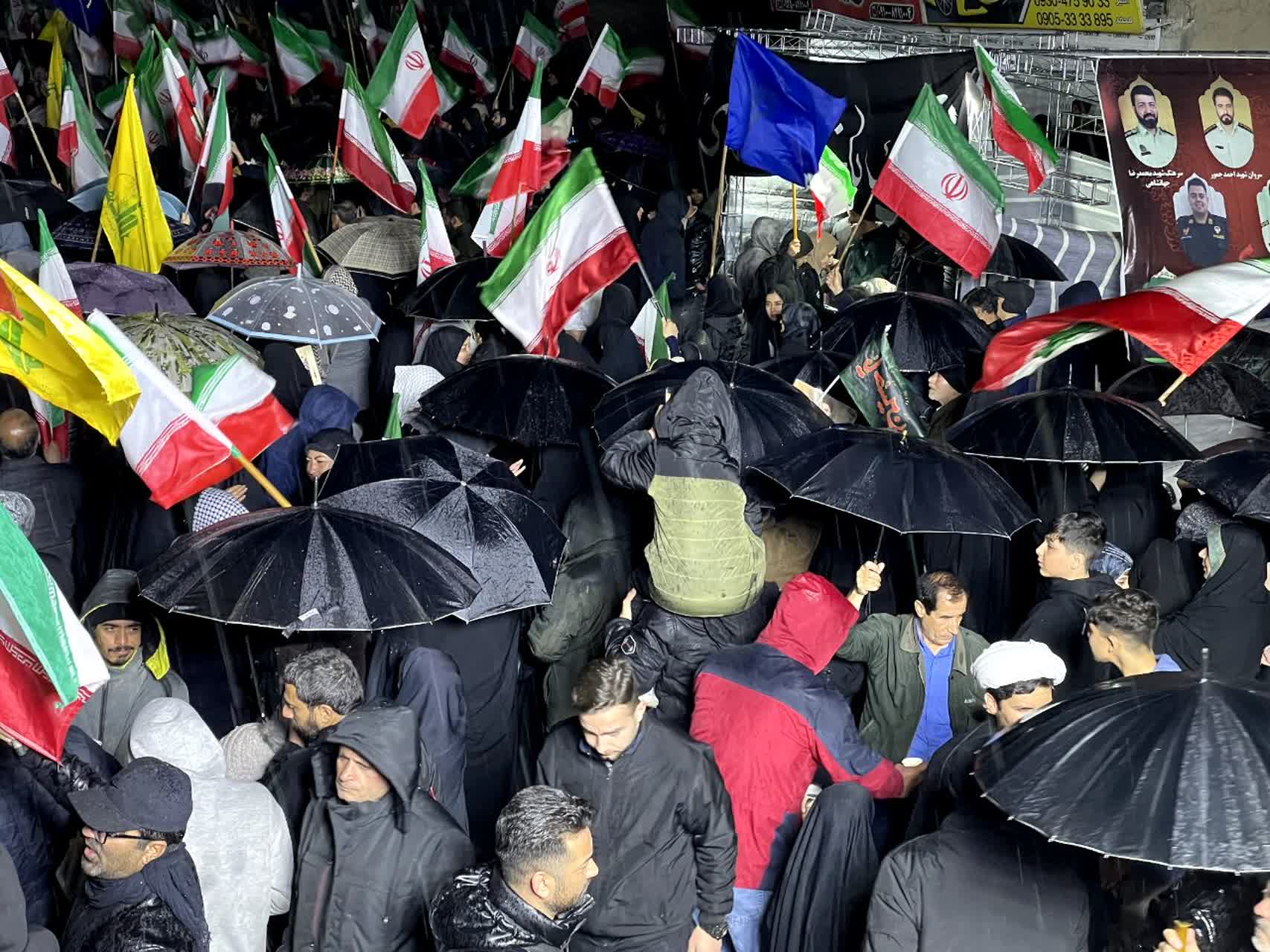 اجتماع ملاردی ها زیر بارش باران رحمت الهی