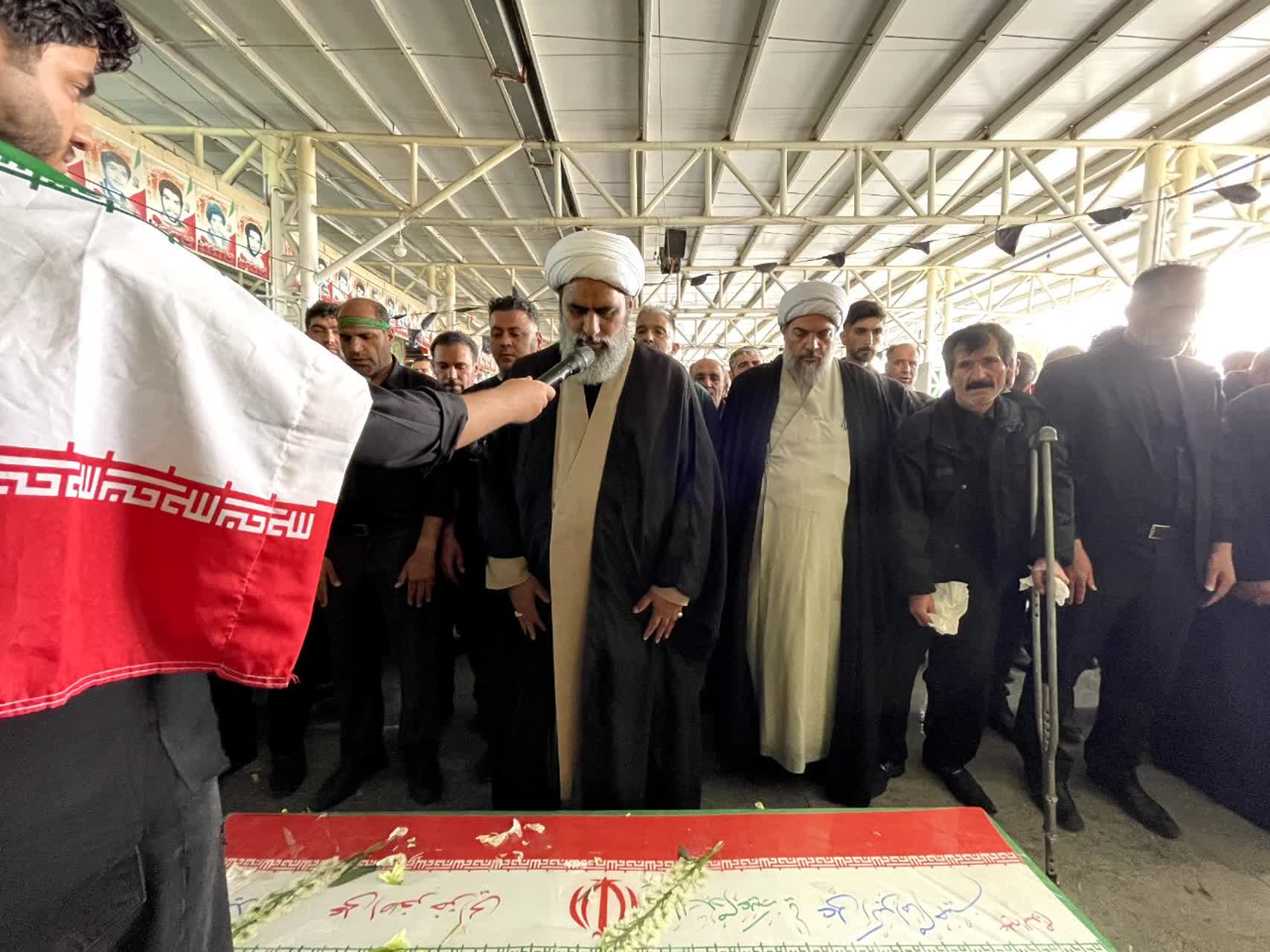 پیکر مطهر شهید «علیاصغر خزایی» در گلزار شهدای ملارد آرام گرفت