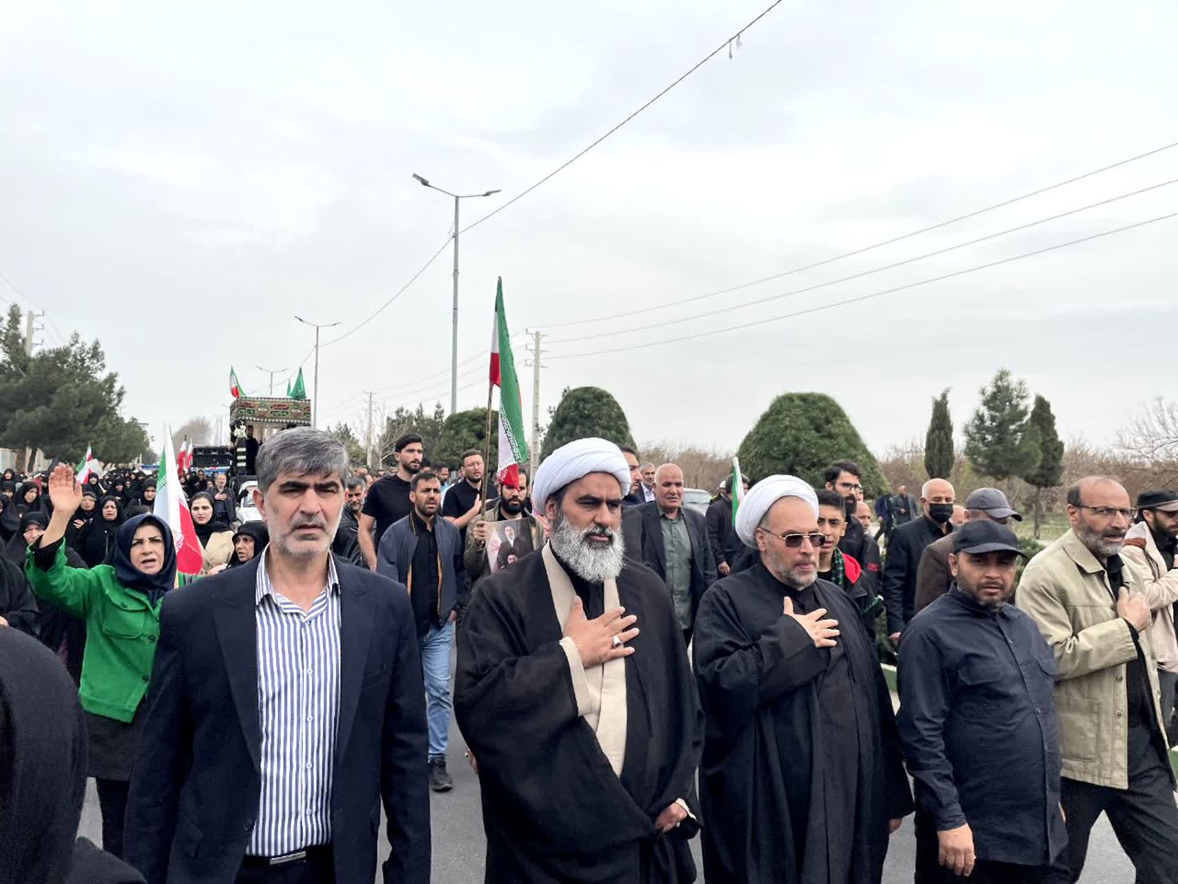 پیکر مطهر شهید «علیاصغر خزایی» در گلزار شهدای ملارد آرام گرفت