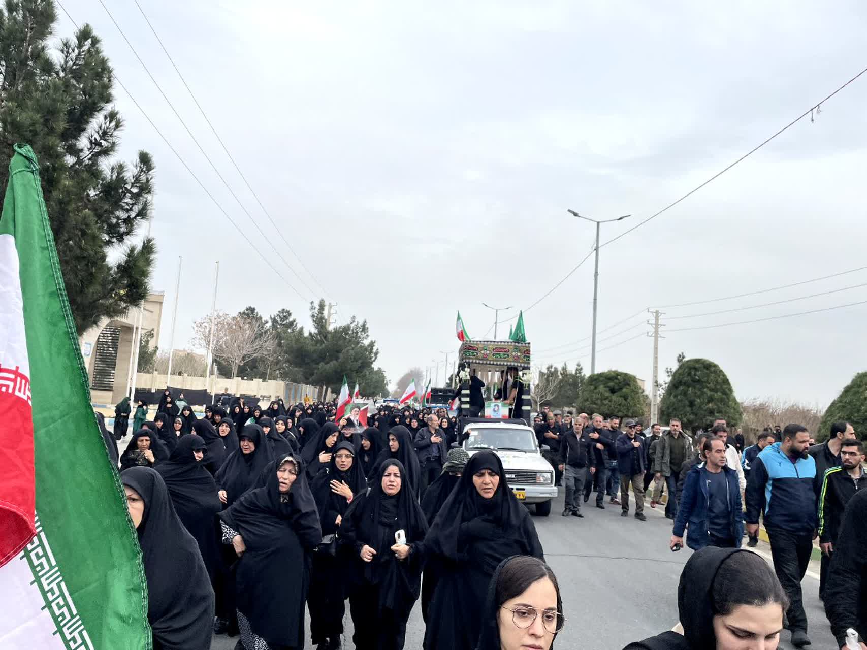پیکر مطهر شهید «علیاصغر خزایی» در گلزار شهدای ملارد آرام گرفت