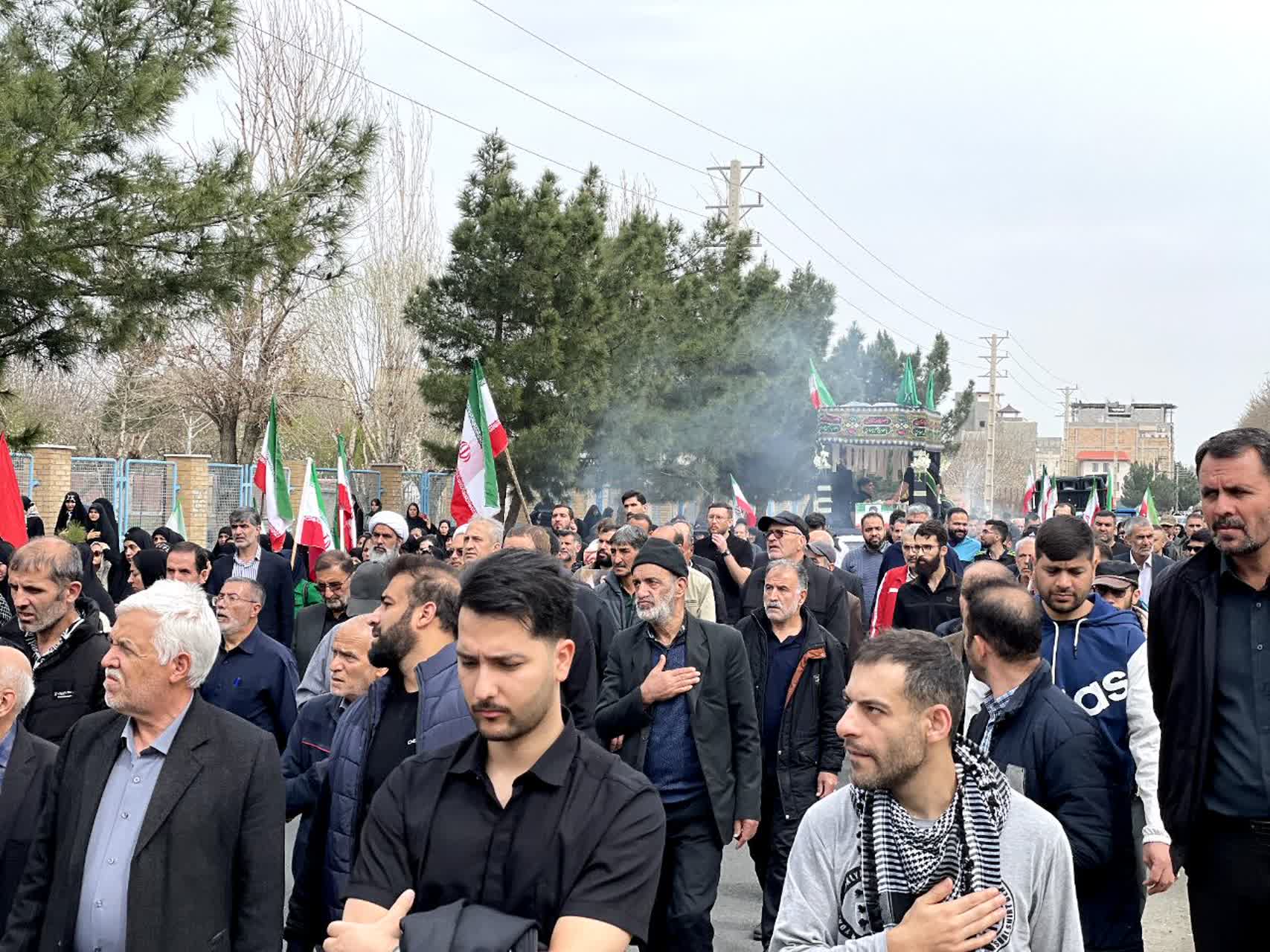 پیکر مطهر شهید «علیاصغر خزایی» در گلزار شهدای ملارد آرام گرفت