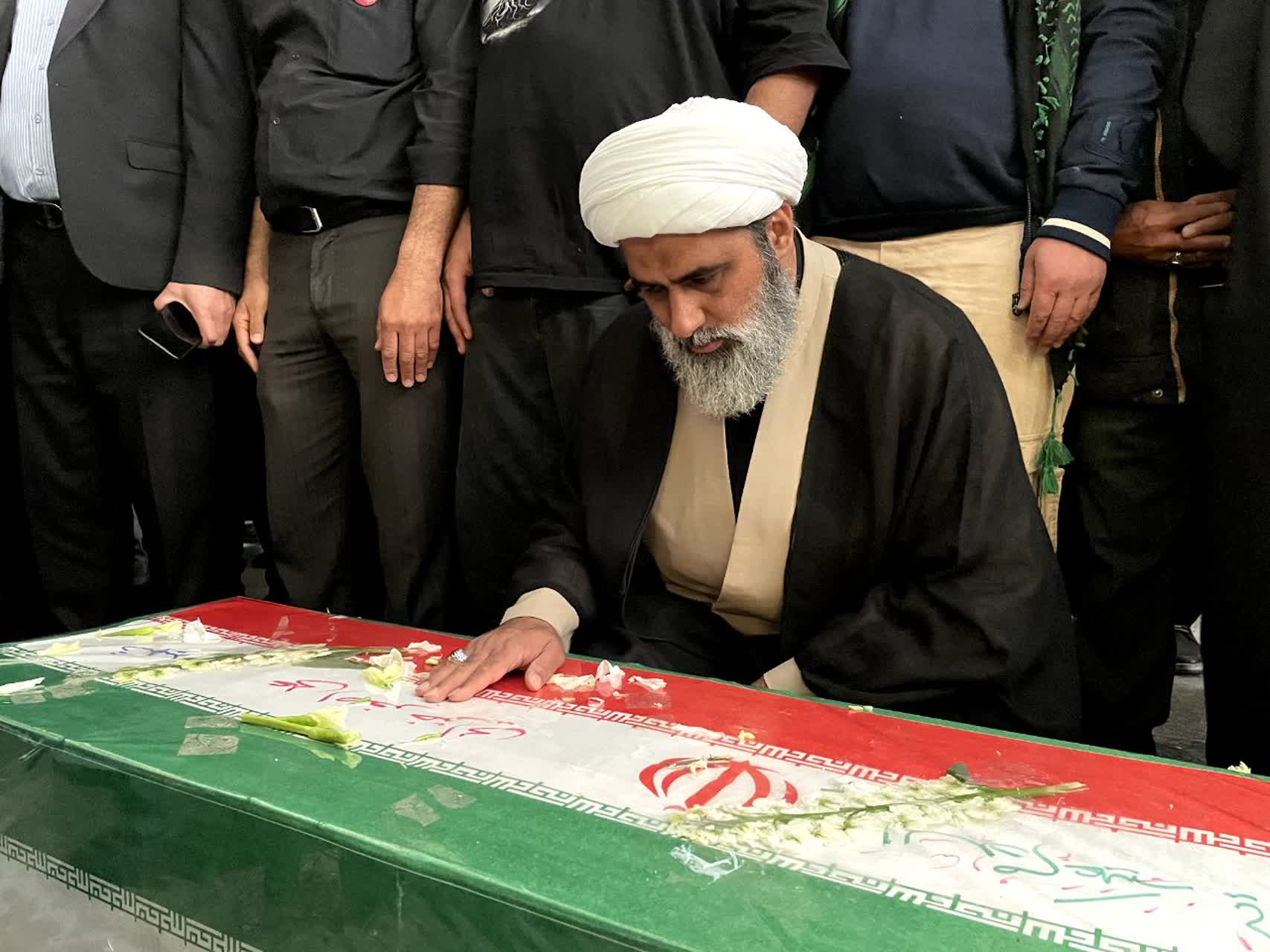تشییع پیکر مطهر شهید مدافع وطن علی اصغر خزایی در ملارد