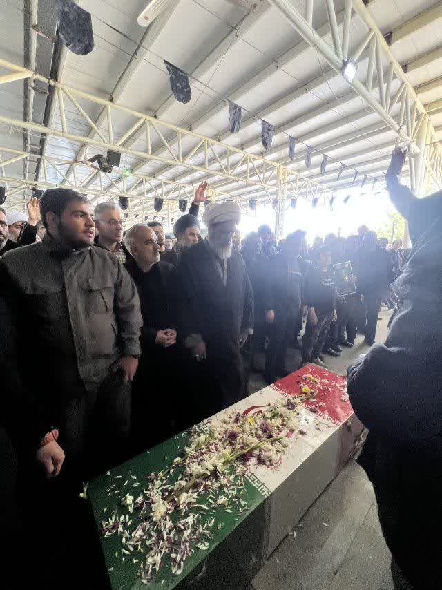 تشییع پیکر مطهر شهید مدافع وطن مجید کاشفی در ملارد