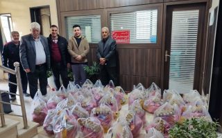 تهیه و توزیع بیش از ۴۰ بسته معیشتی بین افراد عزتمند روستای مهرآذین