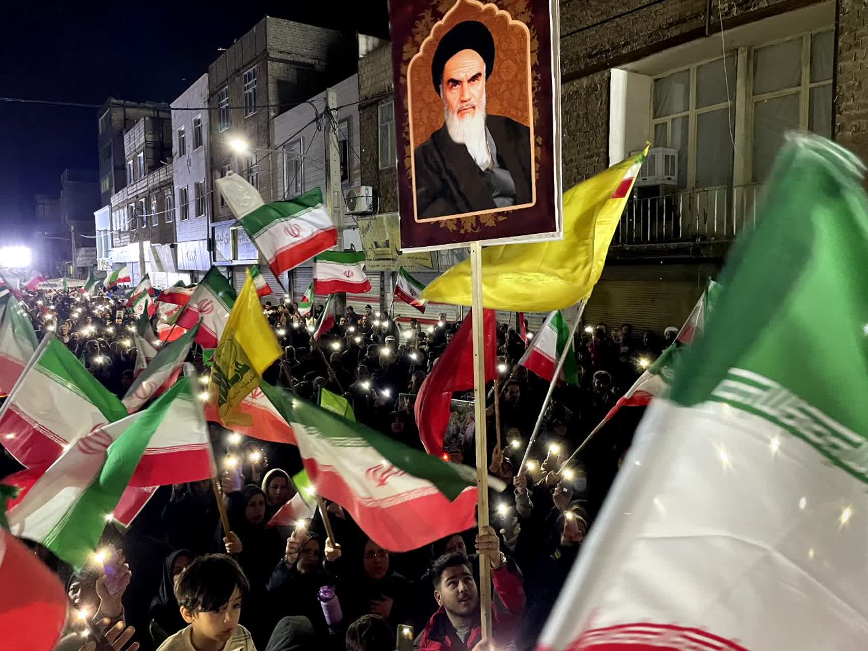 در تجمع حماسی امشب، نوای ای ایران در شهر ملارد پیچید