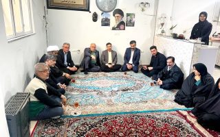 دیدار فرماندار و امام‌جمعه ملارد با خانواده شهیدان خزایی و نیازی