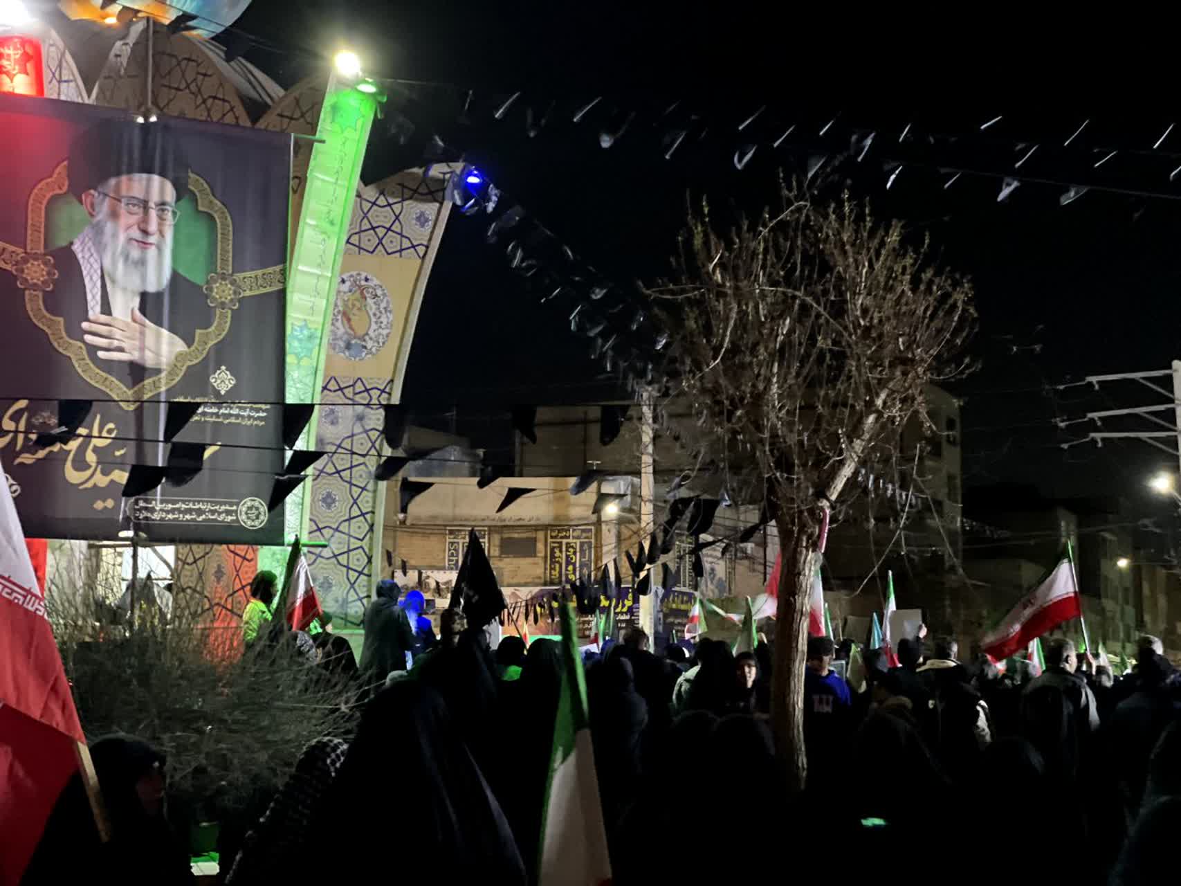 نوای «حیدر حیدر» جمعیت خون خواهان امام خامنهای در میدان اطلس سرآسیاب