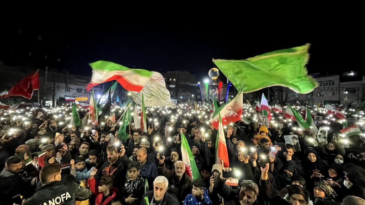 نوای «حیدر حیدر» جمعیت خون خواهان امام خامنهای در میدان اطلس سرآسیاب