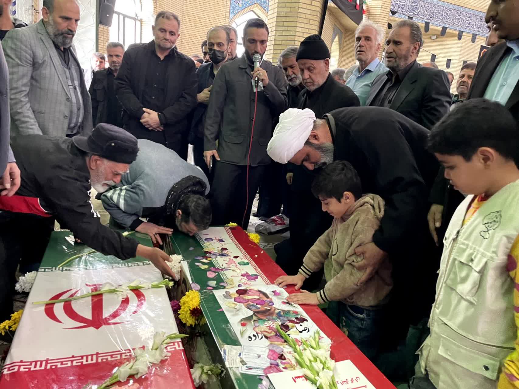 پیکرهای مطهر ۴ شهید در ملارد به خاک سپرده شدند