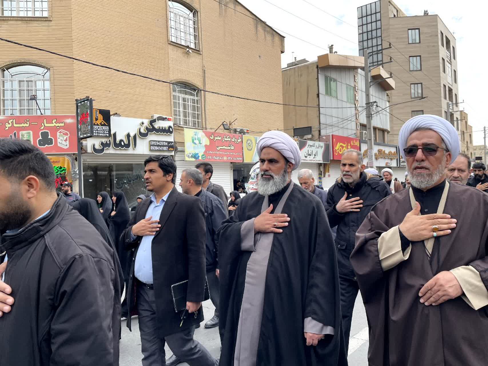 پیکرهای مطهر ۴ شهید در ملارد به خاک سپرده شدند