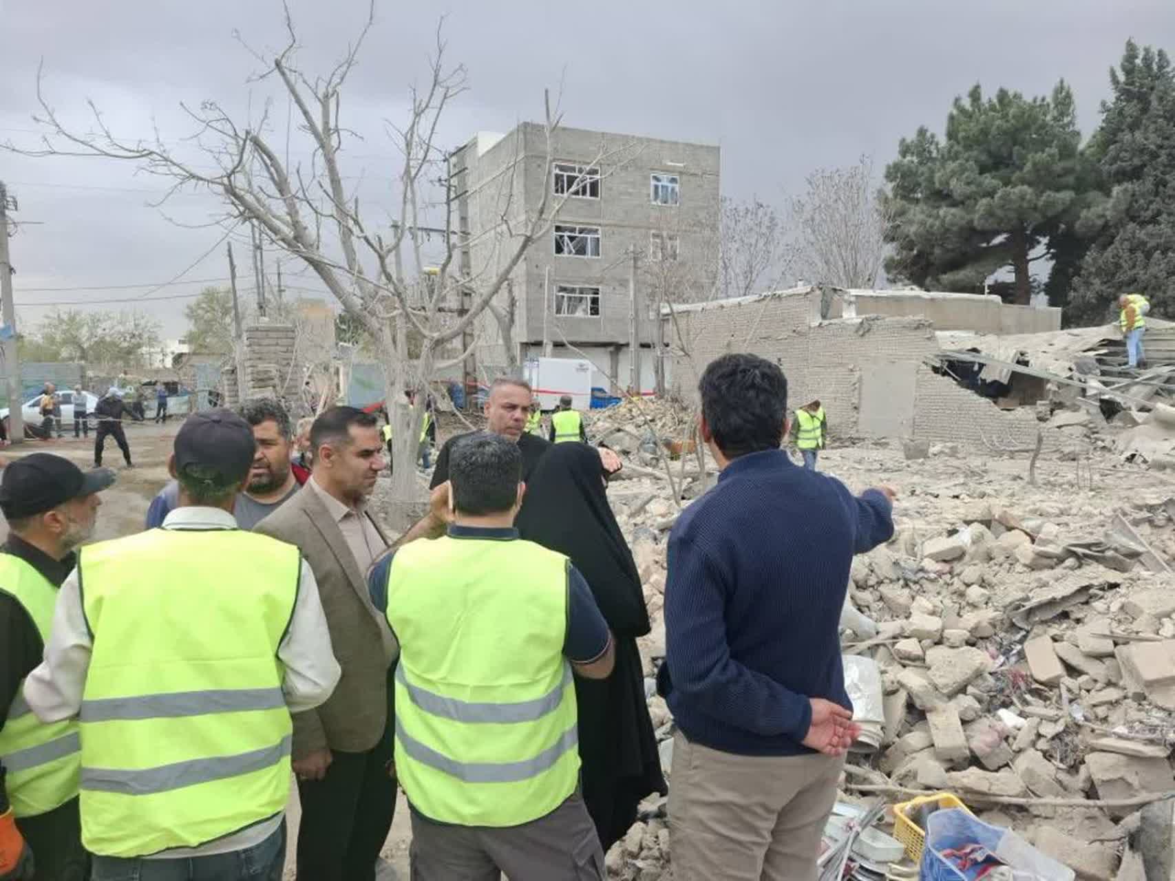 بازدید بخشدار مرکزی از مناطق آسیب ‌دیده روستای بیدگنه