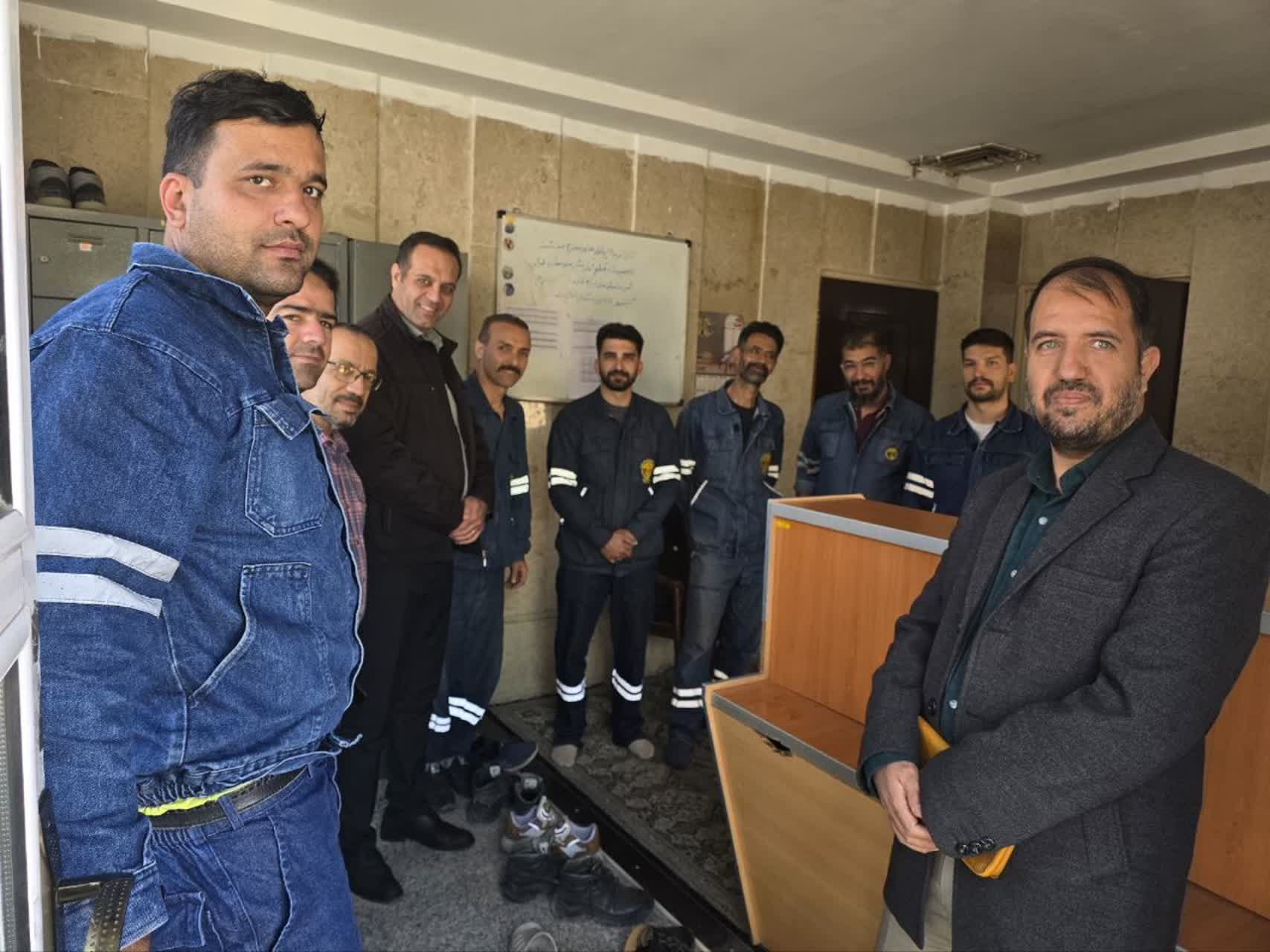 بازدید سرزده رئیس حوزه قضایی صفادشت از ادارات آب و برق این بخش