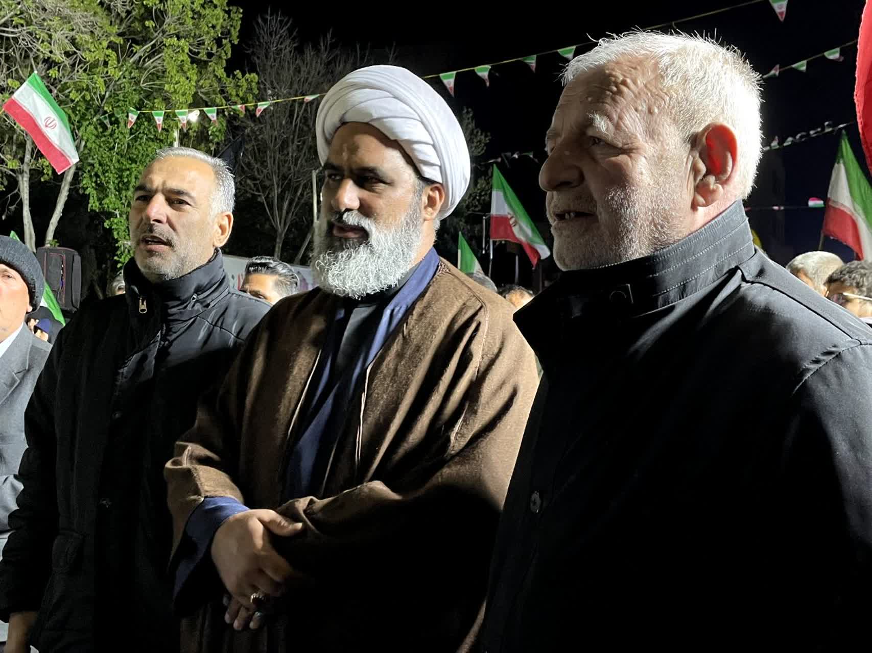 ملارد ؛ شهری که خیابان‌هایش سنگر استقامت شده‌اند