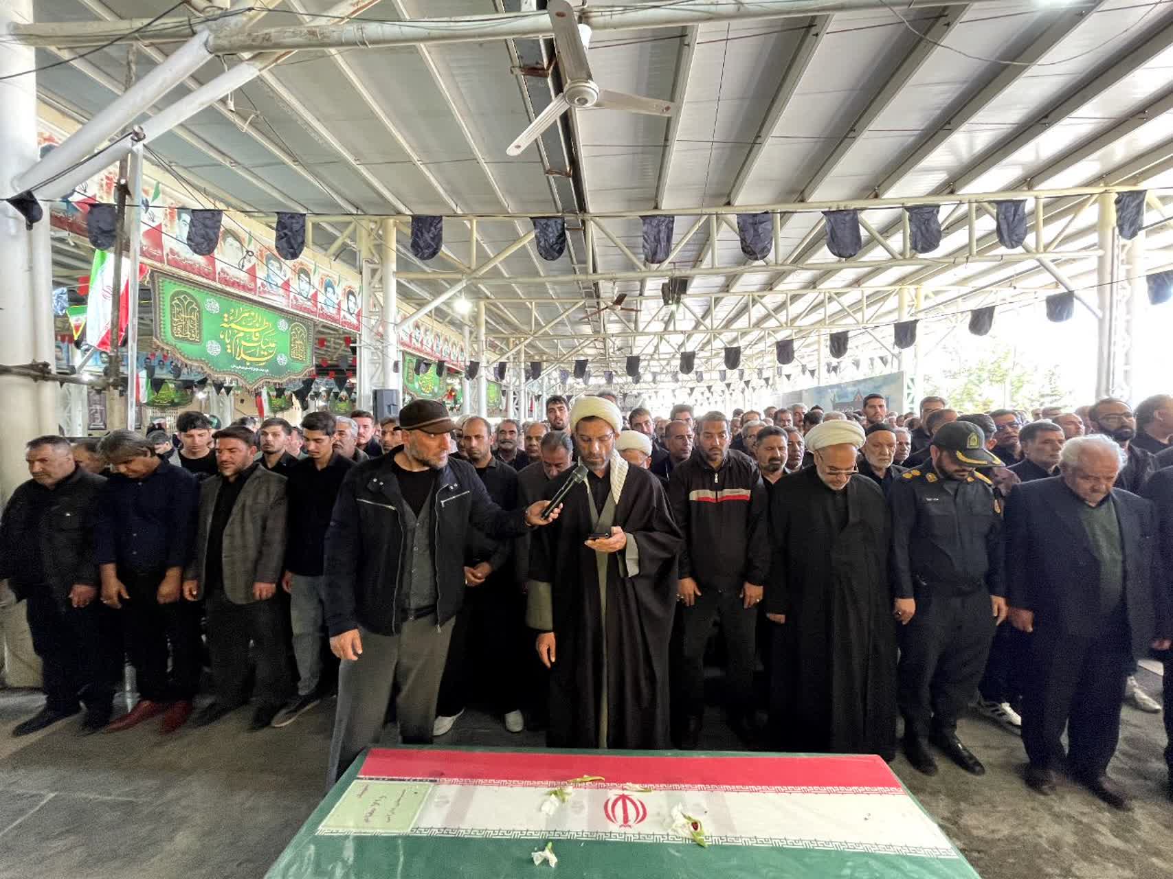 تشییع پیکر شهیدان حمید ترک و حسین علی دارایی در ملارد