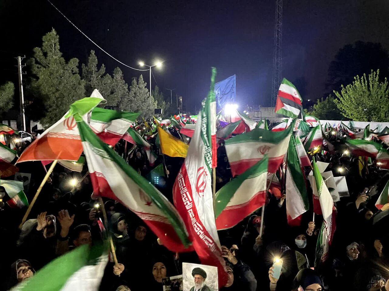 حق وردی : حمایت مردم از جبهه دیپلماسی ضروری است