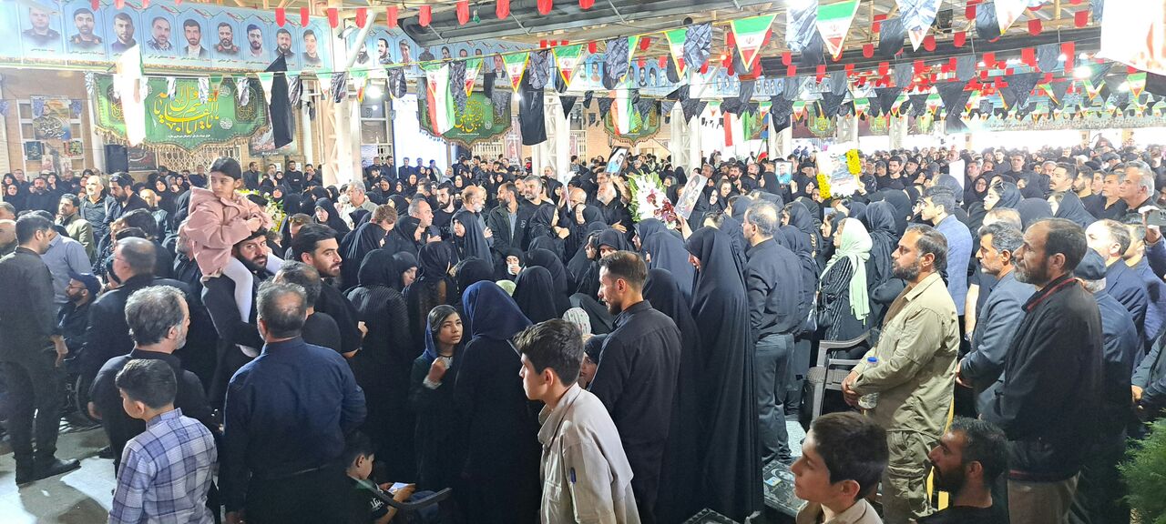 ملارد در چهلم رهبر شهید گریست